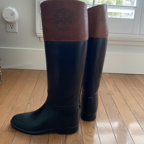 Tory Burch Rainboots - Picture 3 of 9